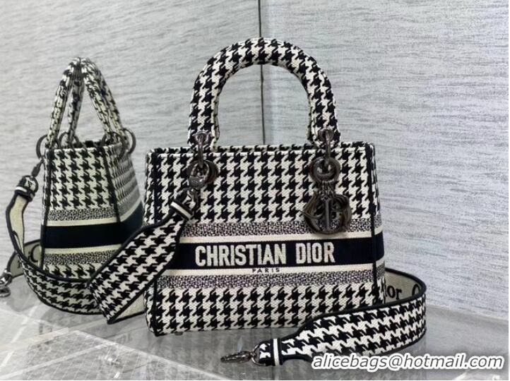 Promotional DIOR LADY D-LITE BAG Black and White Houndstooth Embroidery M0566BRE-4