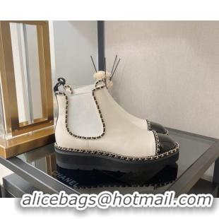 Sophisticated Chanel Lambskin Ankle Chelsea Boots with Chain White 112824