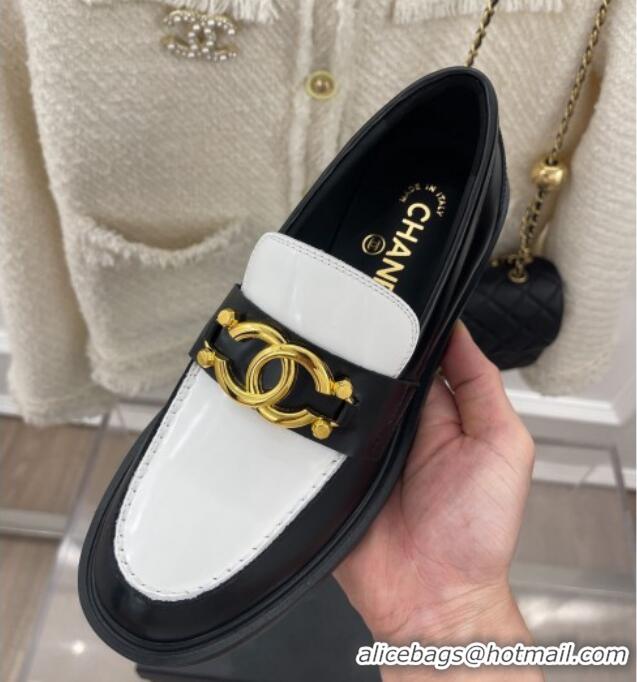 Low Price Chanel Shiny Calfskin Loafers with Metal CC White/Black 112842