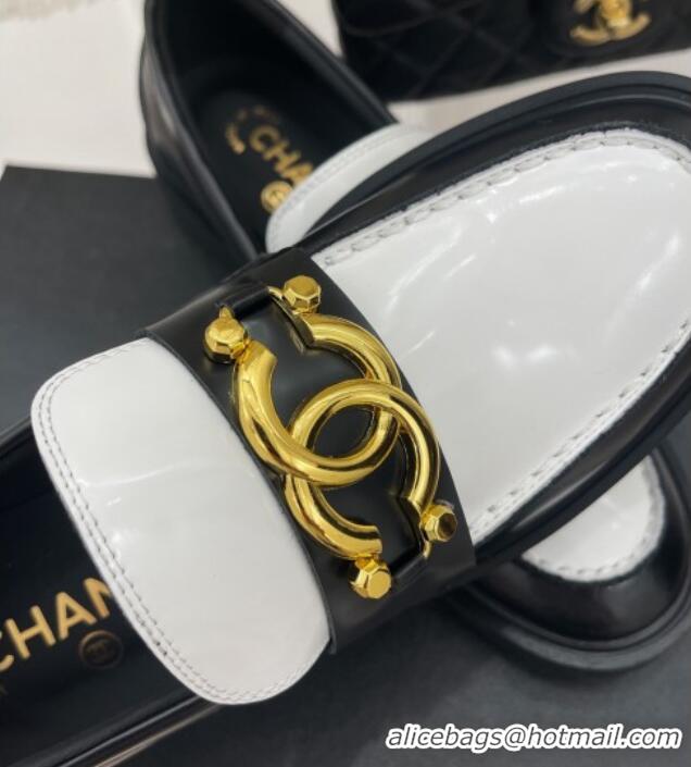 Low Price Chanel Shiny Calfskin Loafers with Metal CC White/Black 112842