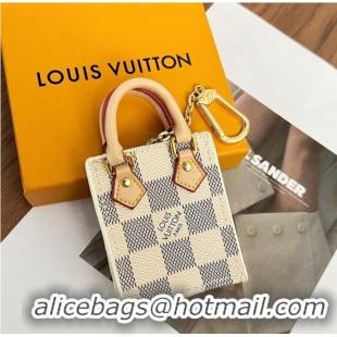 Well Crafted Louis Vuitton Pendants CE9379