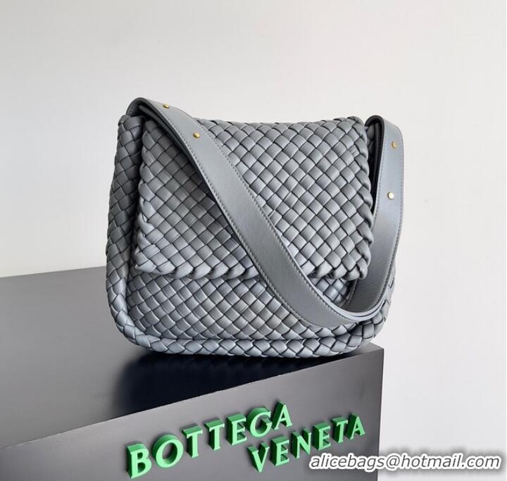 Shop Promotional Bottega Veneta Small padded intreccio leather shoulder bag 709418 Thunder