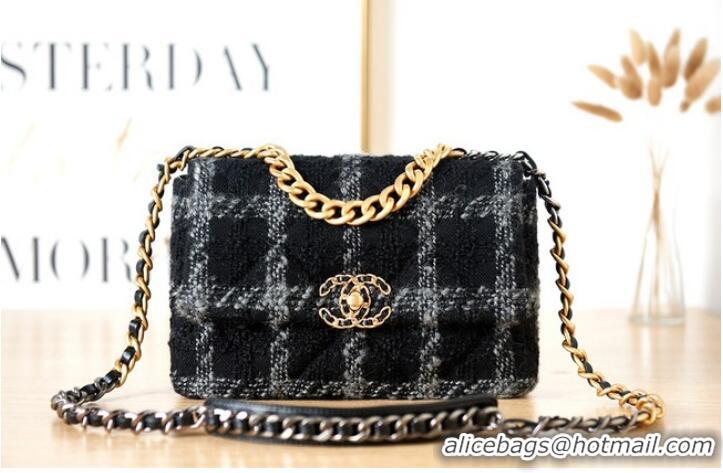 Luxurious CHANEL 19 HANDBAG AS1160&AS1161 black&blue