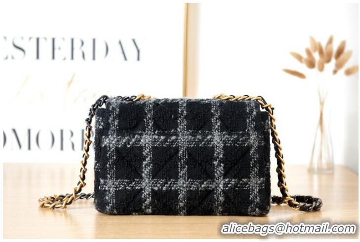 Luxurious CHANEL 19 HANDBAG AS1160&AS1161 black&blue