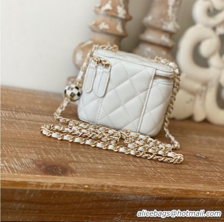 Trendy Design CHANEL SMALL VANITY WITH CHAIN Lambskin & Gold-Tone Metal 81241 White