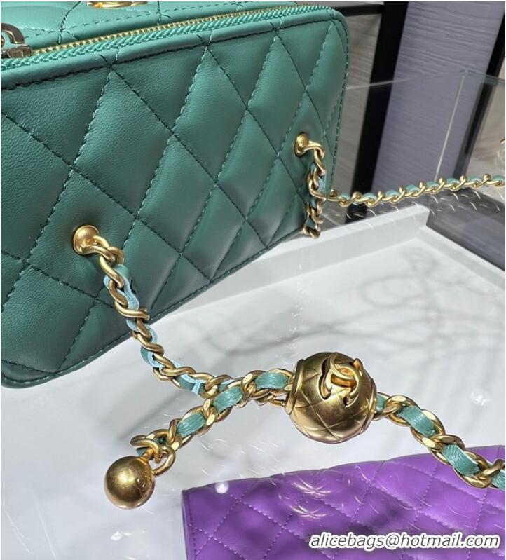 Top Design CHANEL VANITY WITH CHAIN 68106 green