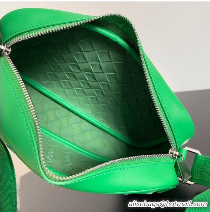 Promotional Bottega Veneta camera bag A66655 green