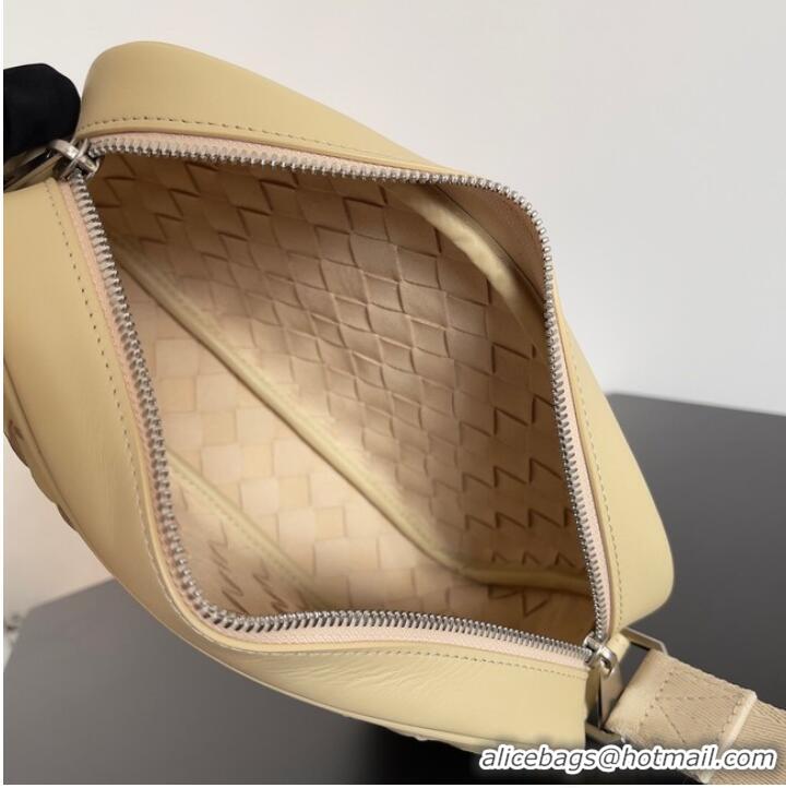 Shop Promotional Bottega Veneta camera bag A66655 apricot