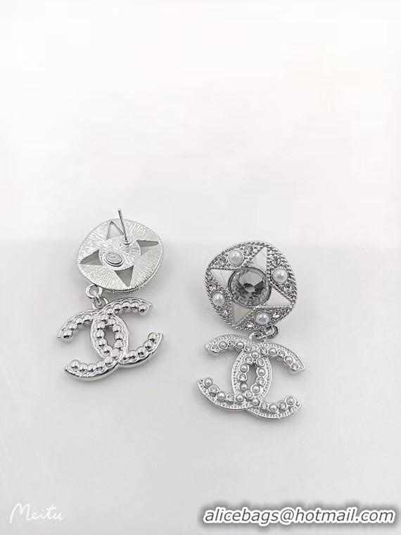 Stylish Chanel Earrings CE7811