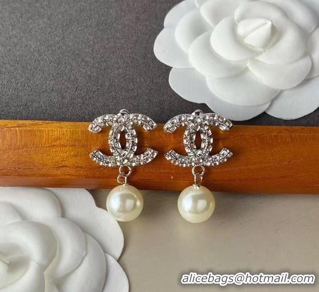 Luxury Cheap Chanel Earrings CE7813