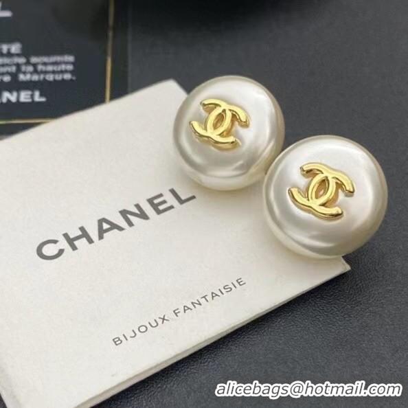 Stylish Chanel Earrings CE7822