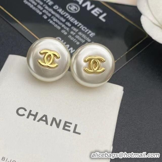 Stylish Chanel Earrings CE7822