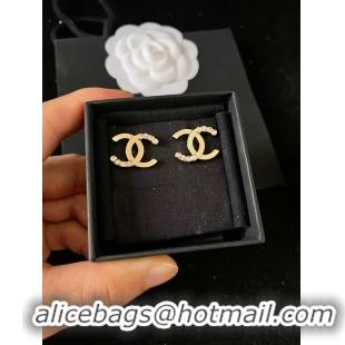 Stylish Chanel Earrings CE7969