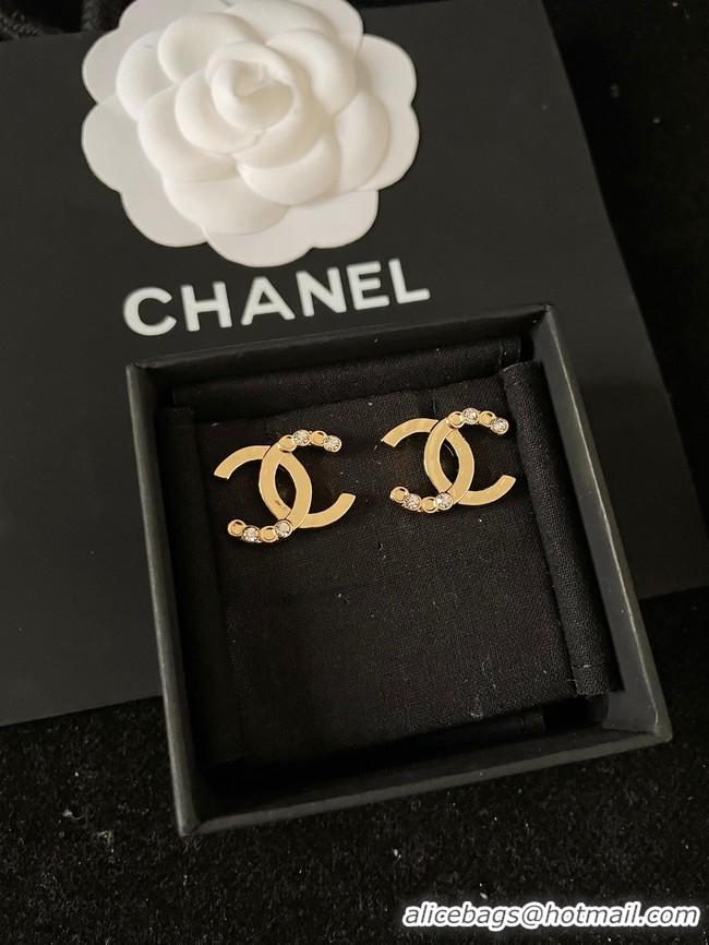 Stylish Chanel Earrings CE7969