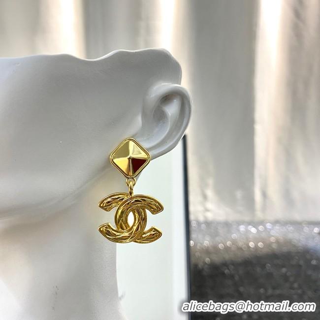 Stylish Chanel Earrings CE8187