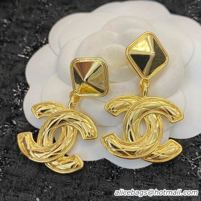 Stylish Chanel Earrings CE8187