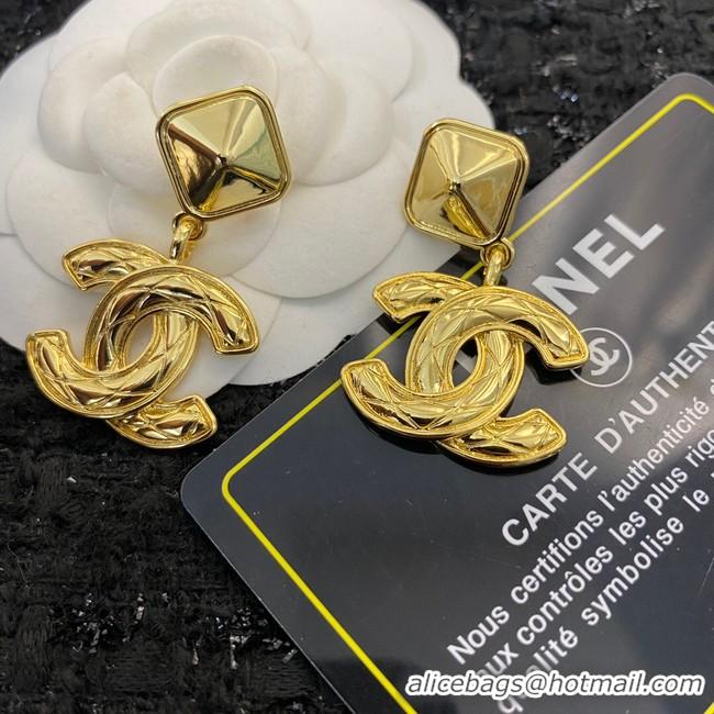 Stylish Chanel Earrings CE8187