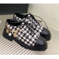 Good Looking Chanel Tweed Lace-ups with Chain Charm G39393 Black/White 110390