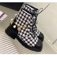 Pretty Style Chanel Tweed and Calfskin Lace-ups with Chain Charm G39393 Black/White