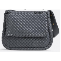 Shop Promotional Bottega Veneta Small padded intreccio leather shoulder bag 709418 Thunder