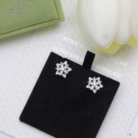 Generous Van Cleef & Arpels Earrings CE9085