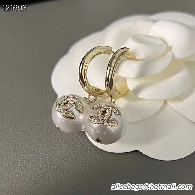 Trendy Design Chanel Earrings CE8380