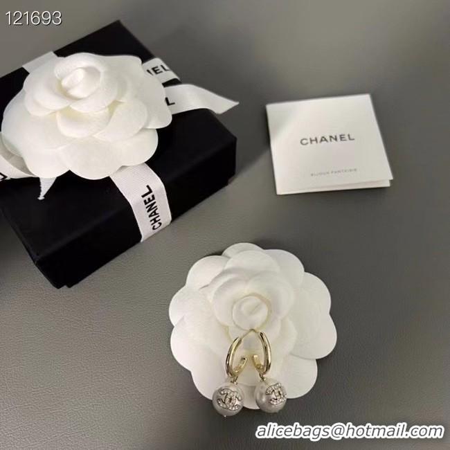 Trendy Design Chanel Earrings CE8380