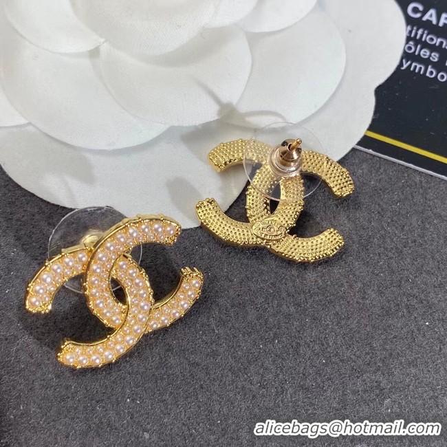 Classic Practical Chanel Earrings CE8416