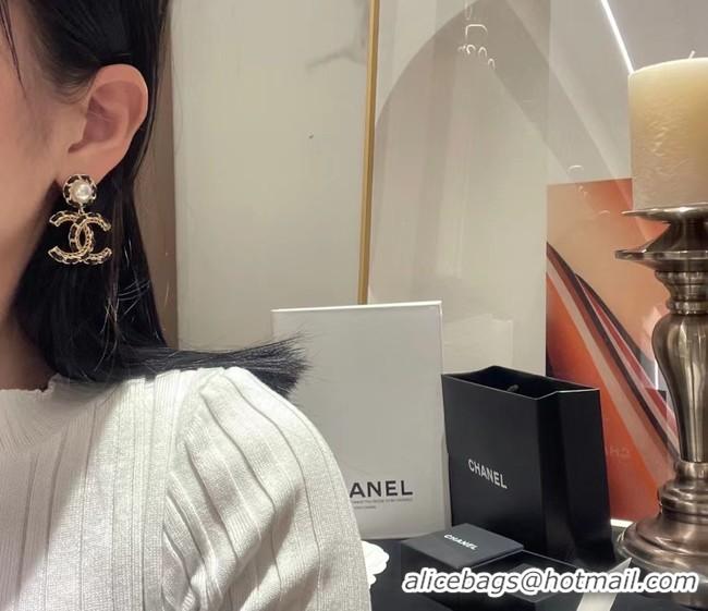 Stylish Chanel Earrings CE8603