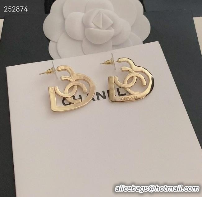 Stylish Chanel Earrings CE8674