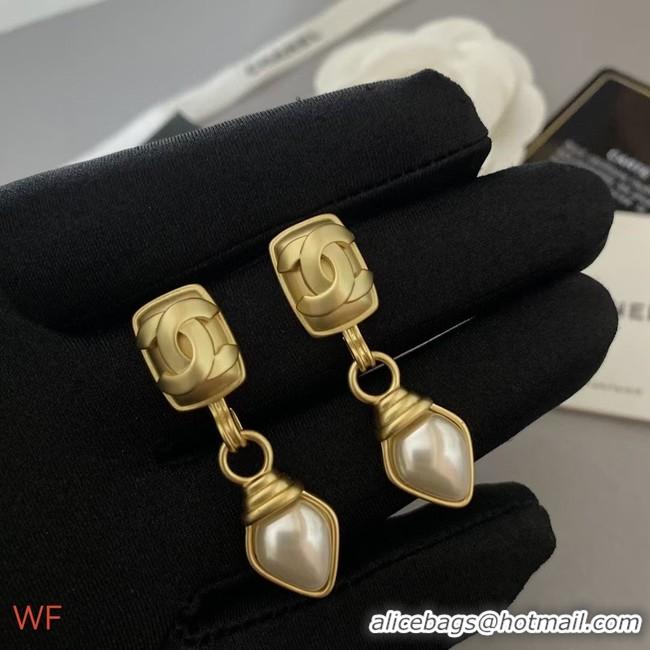 Stylish Chanel Earrings CE8824