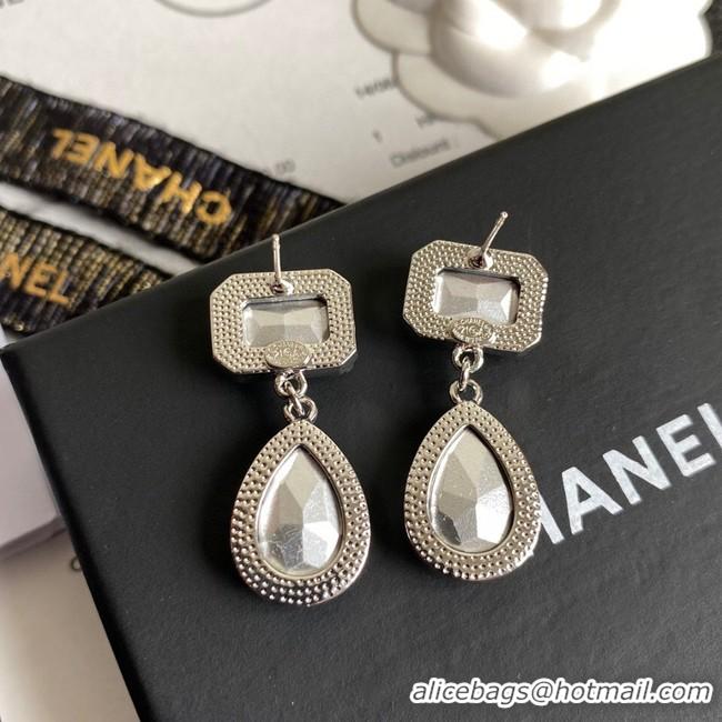 Stylish Chanel Earrings CE8840