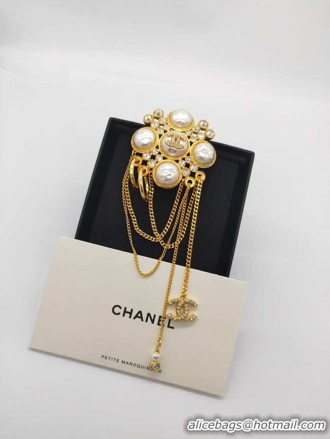 Charming Chanel Brooch CE8896