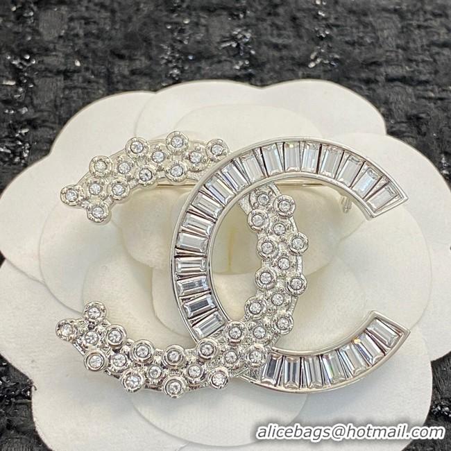 Stylish Chanel Brooch CE8937