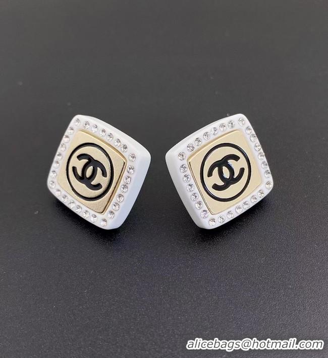 Good Looking Chanel Earrings CE9592