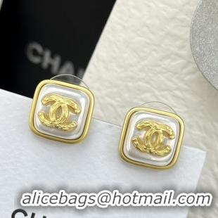 Stylish Chanel Earrings CE9652