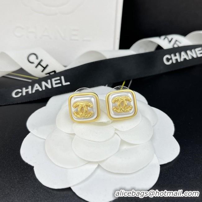 Stylish Chanel Earrings CE9652