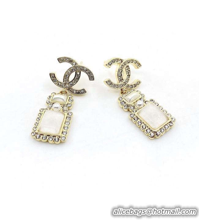 Feminine Chanel Earrings CE9921