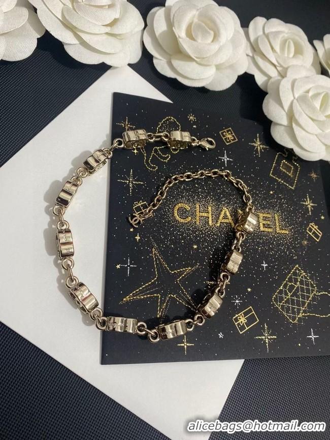 Trendy Design Chanel Necklace CE10031