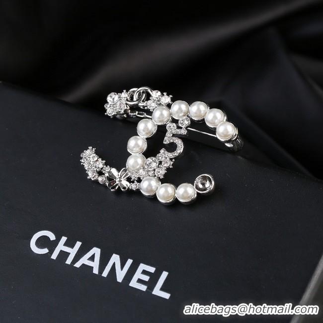 Luxurious Chanel Brooch CE10184