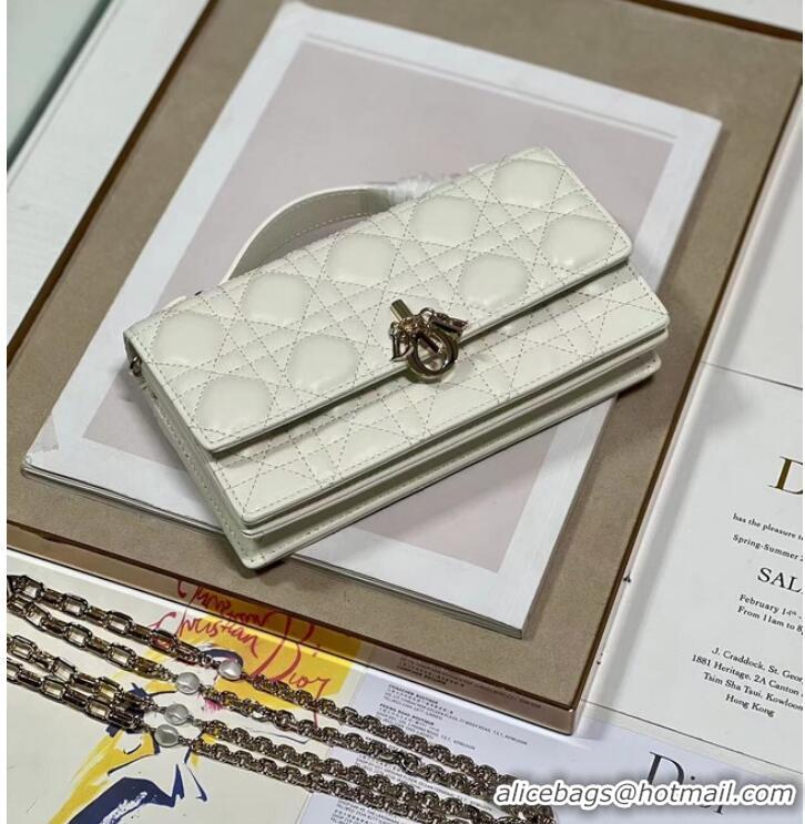 Famous Brand LADY DIOR CHAIN POUCH Cannage Lambskin S0937O white