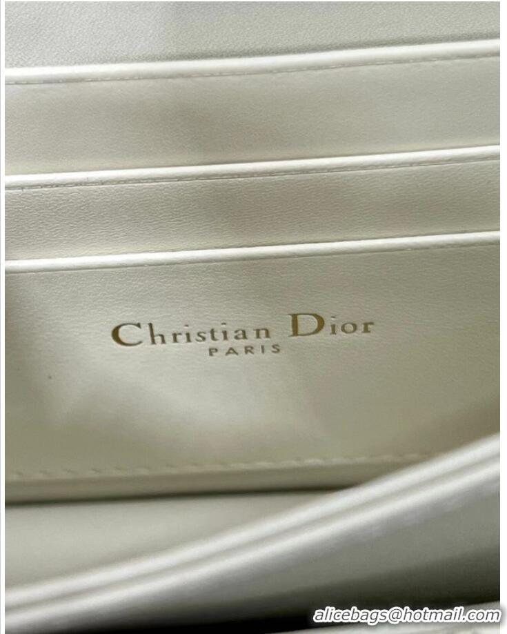 Famous Brand LADY DIOR CHAIN POUCH Cannage Lambskin S0937O white