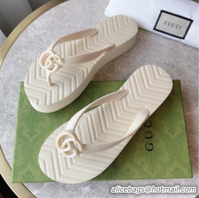 Comfortable Gucci Rubber Flat Thong Sandals Beige 201061