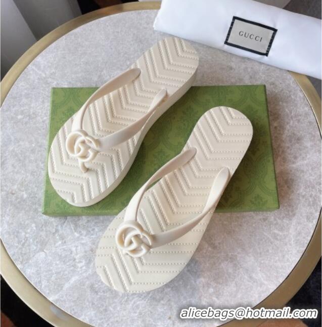 Comfortable Gucci Rubber Flat Thong Sandals Beige 201061