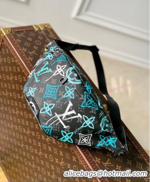 New Style Louis Vuitton Discovery Bumbag Belt Bag in LV Graffiti Green Monogram Eclipse Canvas M21397 2022