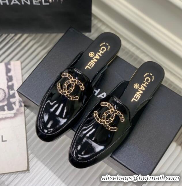 Sumptuous Chanel Patent Leather Mules with Chain CC G39438 Black