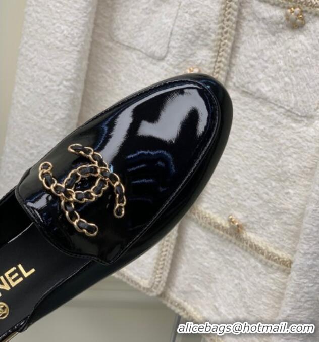 Sumptuous Chanel Patent Leather Mules with Chain CC G39438 Black