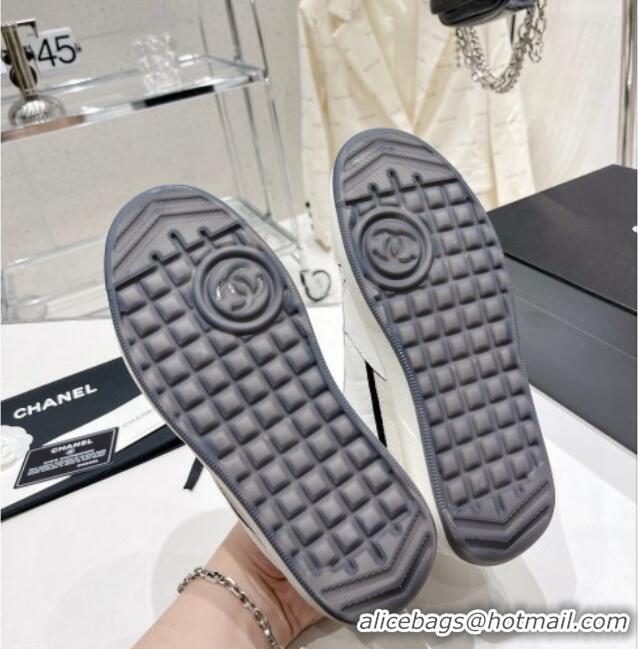 Purchase Chanel Quilted Fabric Sneakers G39802 White