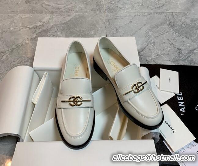 Durable Chanel Calfskin Loafers White 1226158