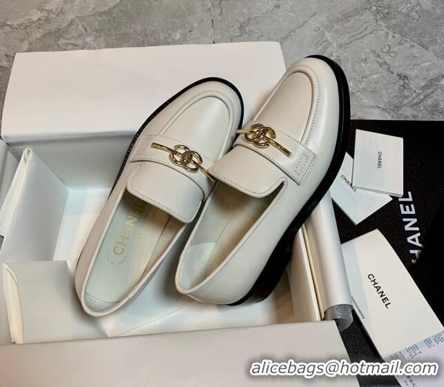 Durable Chanel Calfskin Loafers White 1226158